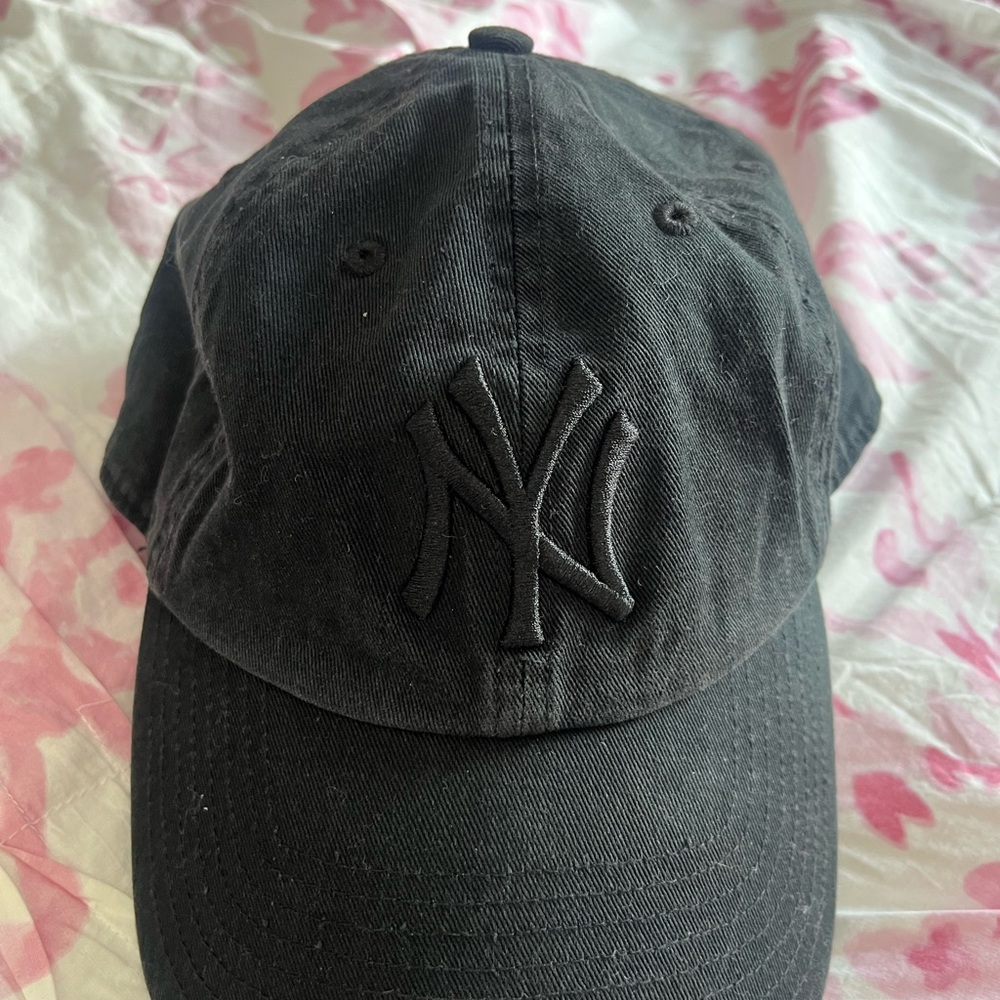 Black Adjustable NY Yankees Cap